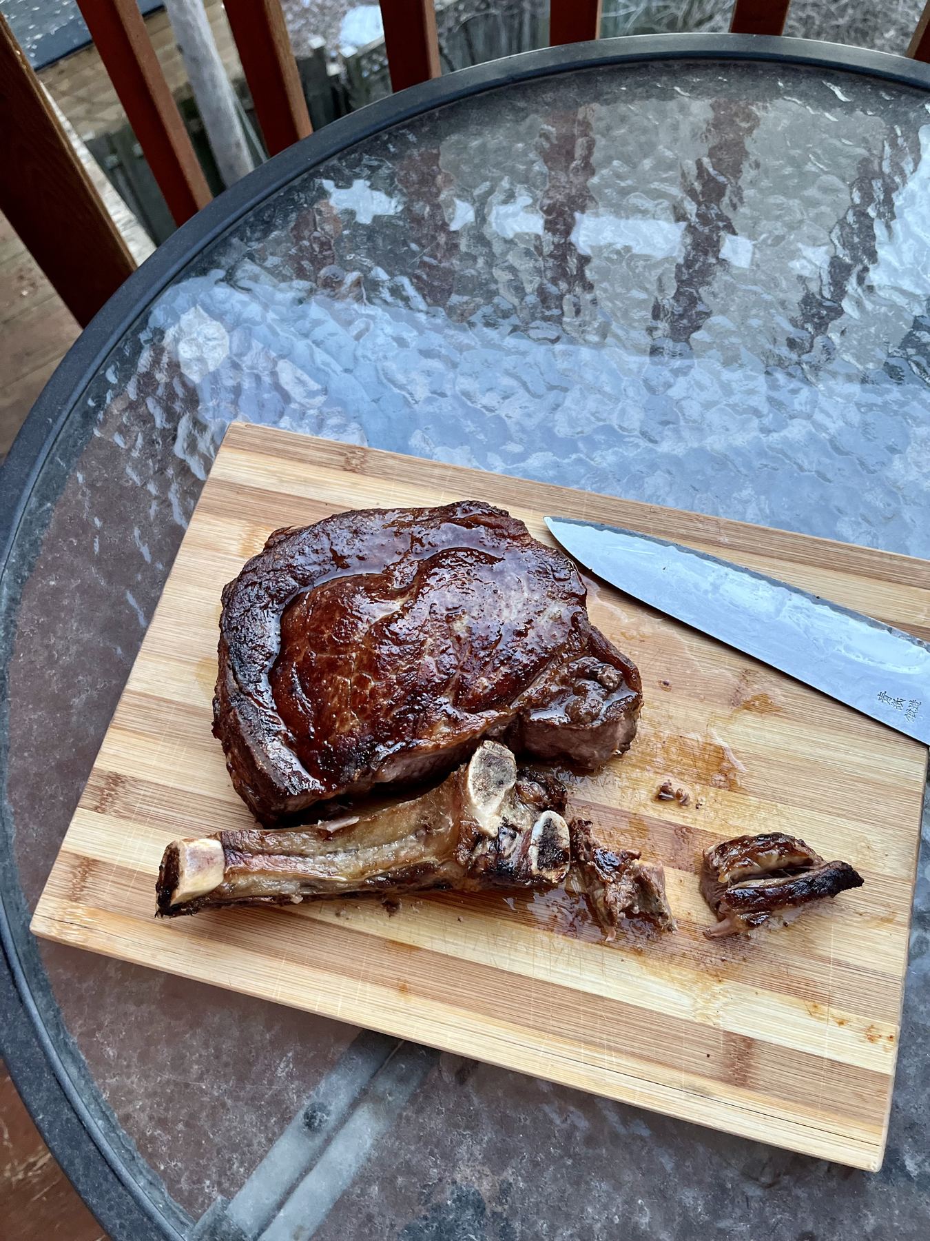 Côte de bœuf grillée, planche de service